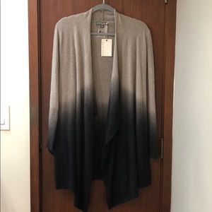 NWT Barefoot Dreams Calypso Wrap - Pewter/Black